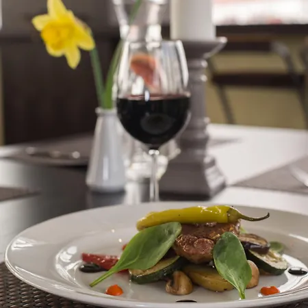 מלון Old Mill 3*