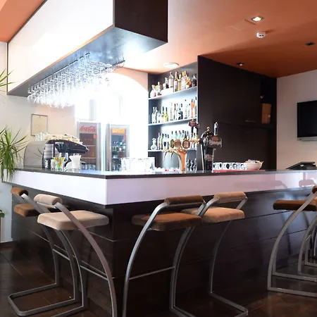 老磨坊酒店 3* 克莱佩达