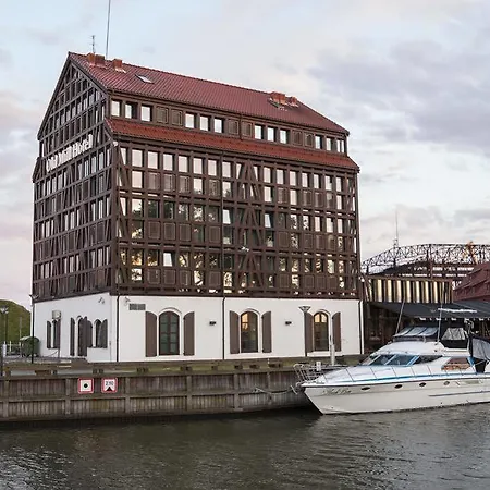 Old Mill מלון 3*